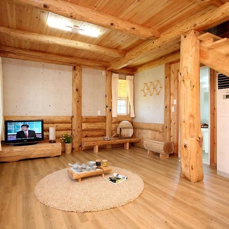 Jeju Bille Log Pension Szogüpho Kültér fotó