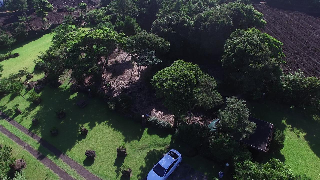 Jeju Bille Log Pension Szogüpho Kültér fotó