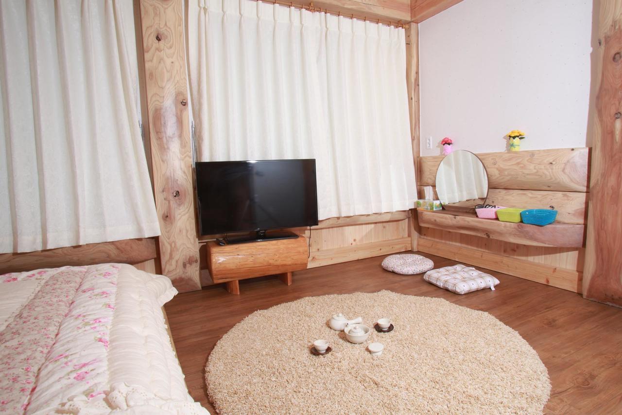 Jeju Bille Log Pension Szogüpho Kültér fotó