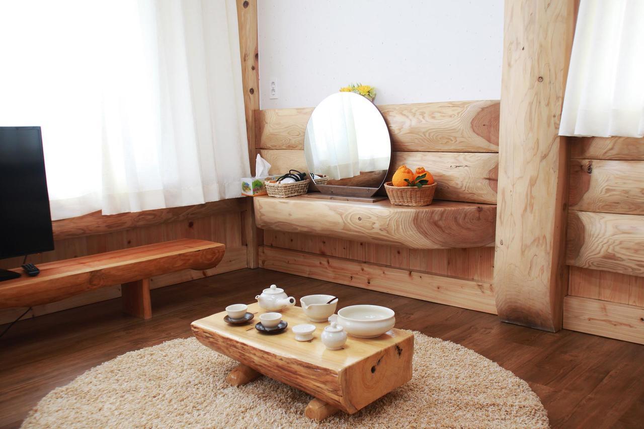 Jeju Bille Log Pension Szogüpho Kültér fotó